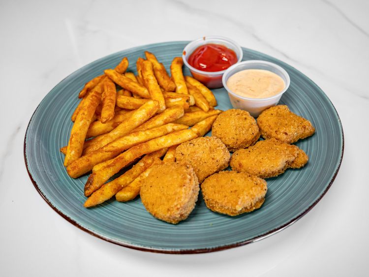 6 chicken nuggets Side of Fries